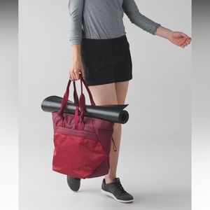 Lululemon Everything Bag Rosewood / Freckle Flower Fireside Red Rosewood
